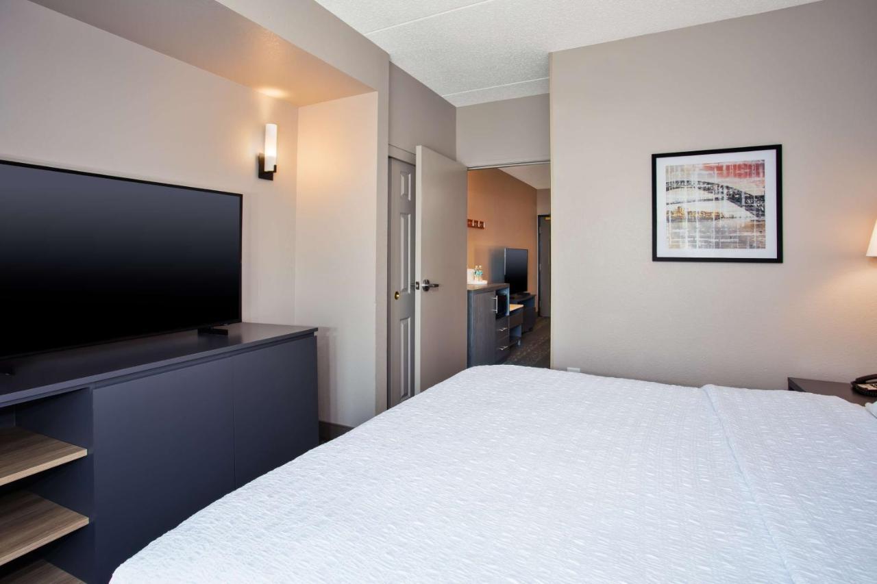 Hampton Inn & Suites By Hilton- Newark Airport Elizabeth Zewnętrze zdjęcie